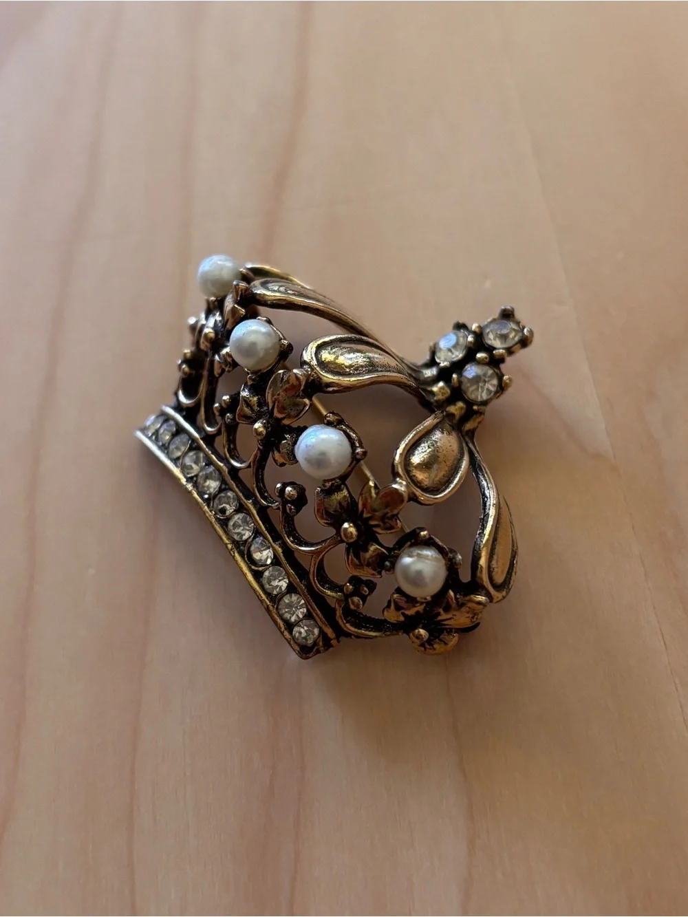 Jeanne Rare Vintage Rhinestone Crown Brooch